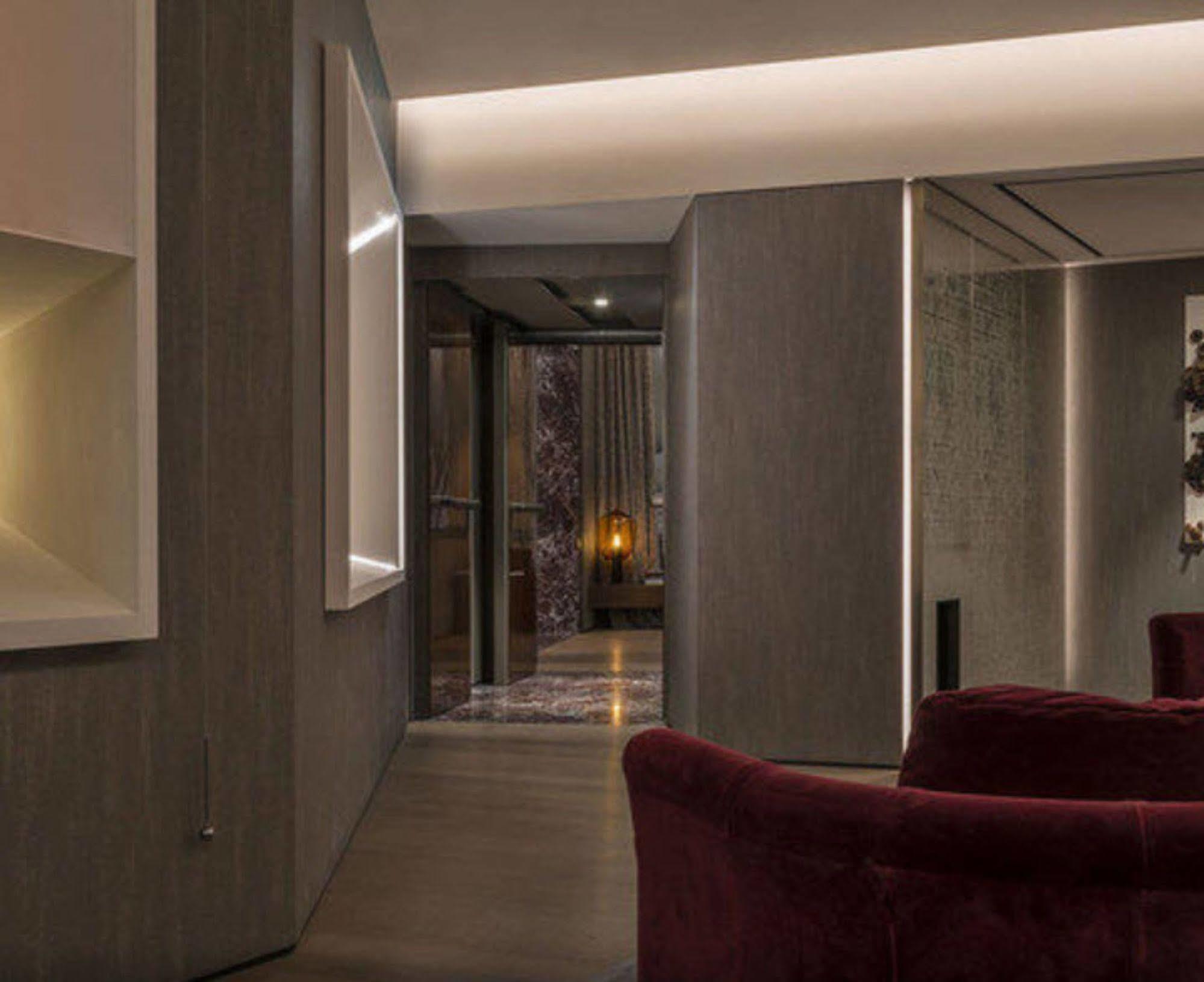 Fendi Private Suites - Small Luxury Hotels Of The World Rom Exteriör bild